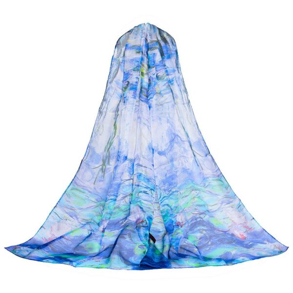 Silketørklæde med Monets Waterlily. 100% silke, Mål 52 x 180 cm, Håndvaskes.