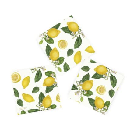 Servietter med citroner: Bring naturen indenfor og sæt et særligt præg på borddækningen med disse hvide servietter med lækre citroner.
