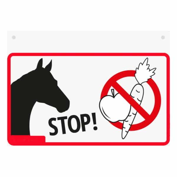 Skilt med 'Fodring af heste forbudt' - til montering på hestehegnet.