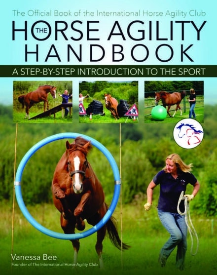 Håndbogen om hesteagility har alt, hvad du behøver for at komme igang med ’legedage’ med agility for heste.